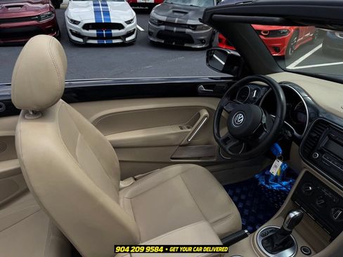 Used 2013 Volkswagen Beetle 2.0T FWD image 32