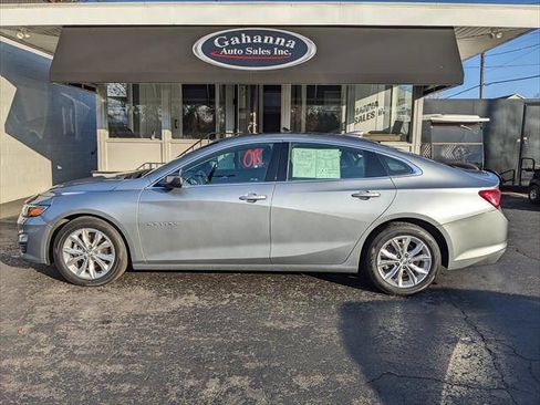 Used 2024 Chevrolet Malibu LT image 2