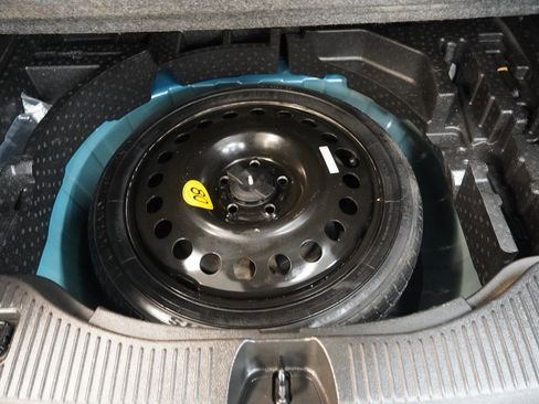 Used 2018 Buick Encore Preferred image 10