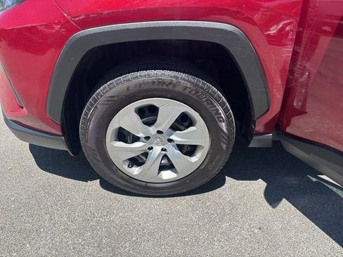 Used 2021 Toyota RAV4 LE AWD/4WD image 36