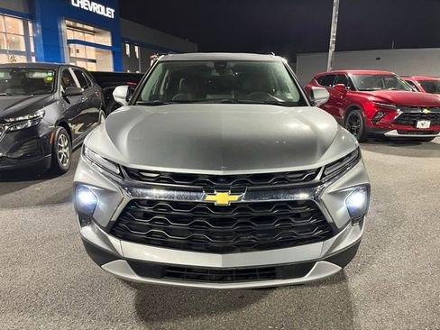 Used 2024 Chevrolet Blazer LT w/ Convenience Package FWD image 3