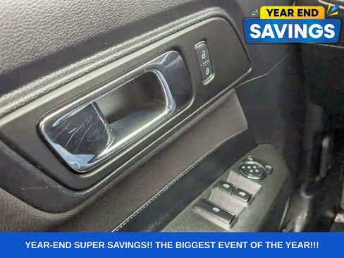 Used 2016 Ford Mustang Convertible image 22