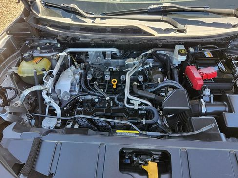 Used 2021 Nissan Rogue SV FWD image 30