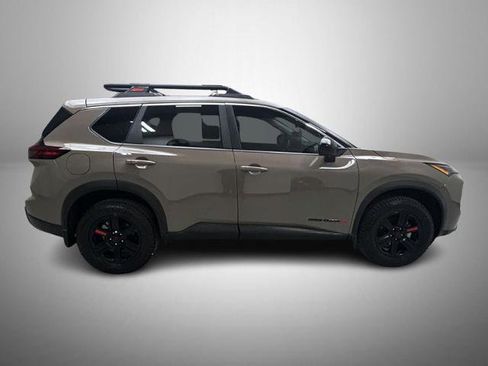Certified 2025 Nissan Rogue SV AWD/4WD image 4
