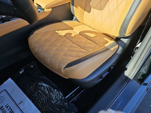 Used 2024 Nissan Sentra SV w/ SV Premium Package image 32