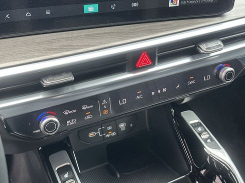 Certified 2025 Kia Sorento SX AWD/4WD image 16
