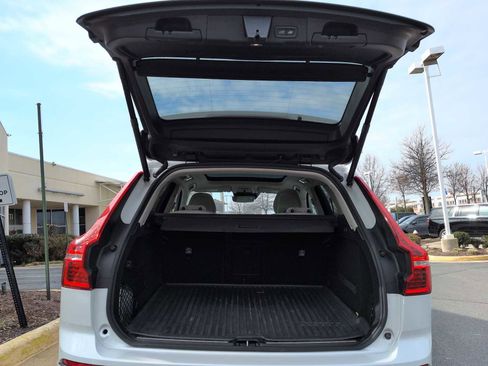 Used 2018 Volvo XC60 T6 Inscription w/ Luxury Seat Package image 34