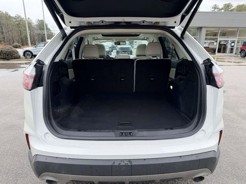 Used 2022 Ford Edge Titanium image 16