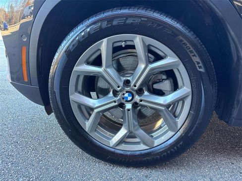 Used 2025 BMW X4 xDrive30i image 9