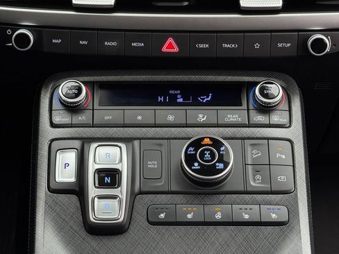 Used 2024 Hyundai Palisade Limited image 18