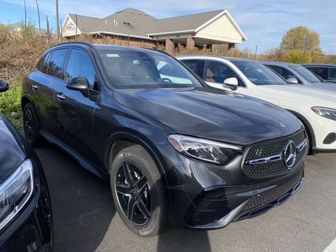 New 2026 Mercedes-Benz GLC 300 GLC 300 4MATIC SUV image 2