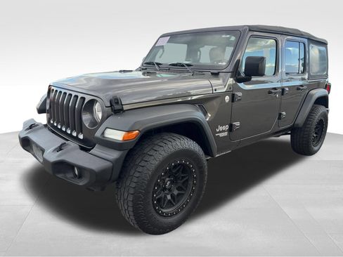 Used 2018 Jeep Wrangler Unlimited Sport image 9