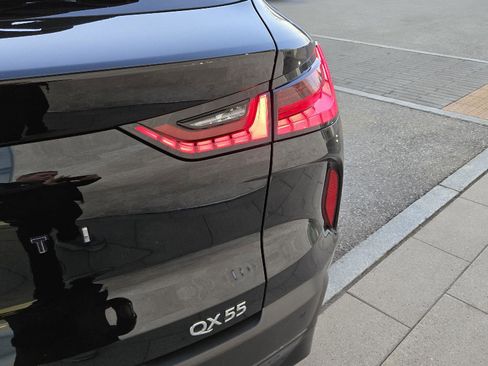 Certified 2025 INFINITI QX55 Essential image 11