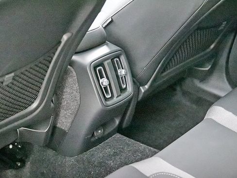 Certified 2023 Volvo C40 Recharge Core w/ Protection Package Premier image 23