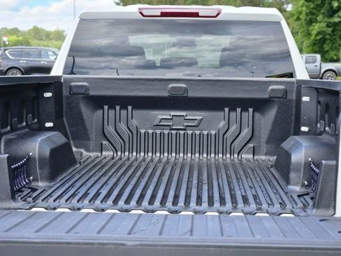 Used 2024 Chevrolet Silverado 1500 LT AWD/4WD image 28