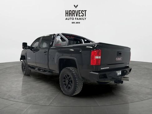 Used 2017 GMC Sierra 2500 SLT w/ Duramax Plus Package image 4