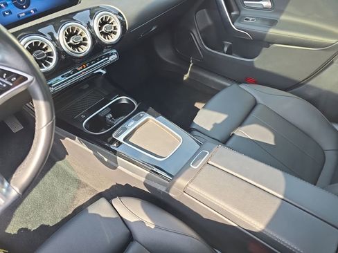 Used 2025 Mercedes-Benz CLA 250 4MATIC image 26