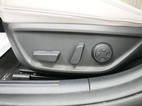 Used 2023 Genesis G70 2.0T w/ Sport Prestige Package AWD/4WD image 17
