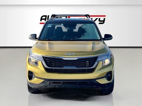 Used 2023 Kia Seltos S w/ Navigation Package image 2