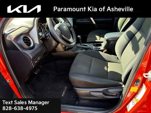 Used 2015 Toyota RAV4 LE image 16