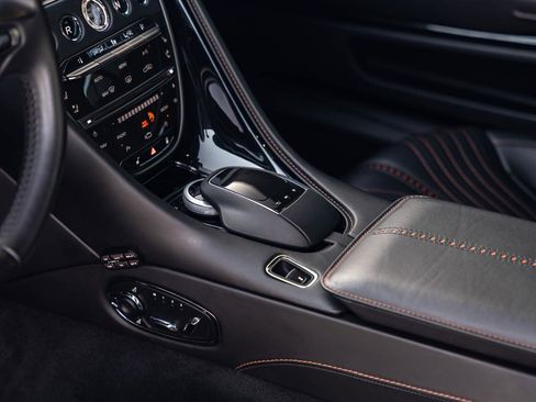 Used 2018 Aston Martin DB11 Coupe image 74