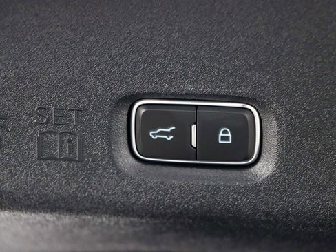 Used 2025 Ford Expedition Platinum w/ Stealth Performance Package AWD/4WD image 32