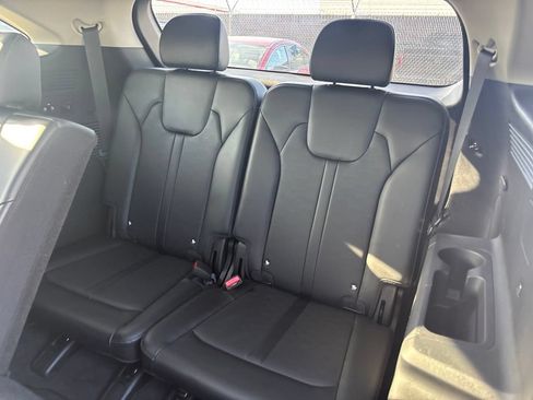 Used 2024 Kia Sorento S FWD image 13