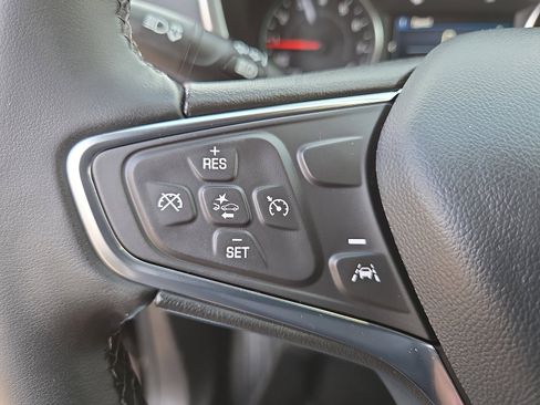 Used 2024 Chevrolet Equinox LT image 31