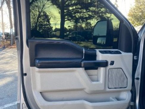 Used 2020 Ford F450 Limited image 17