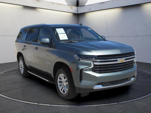 Used 2024 Chevrolet Tahoe LT RWD image 2