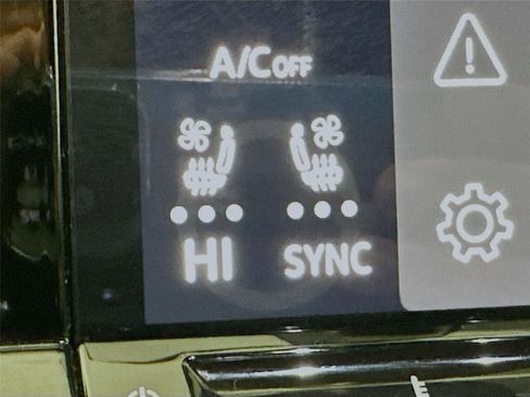 Used 2024 Volkswagen Atlas Cross Sport SE image 16