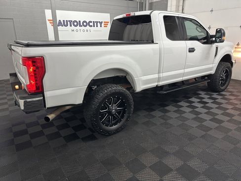 Used 2017 Ford F250 XLT w/ Snow Plow Prep Package image 10