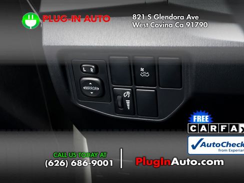 Used 2015 Toyota Prius Three w/ Solar Roof Package FWD image 19