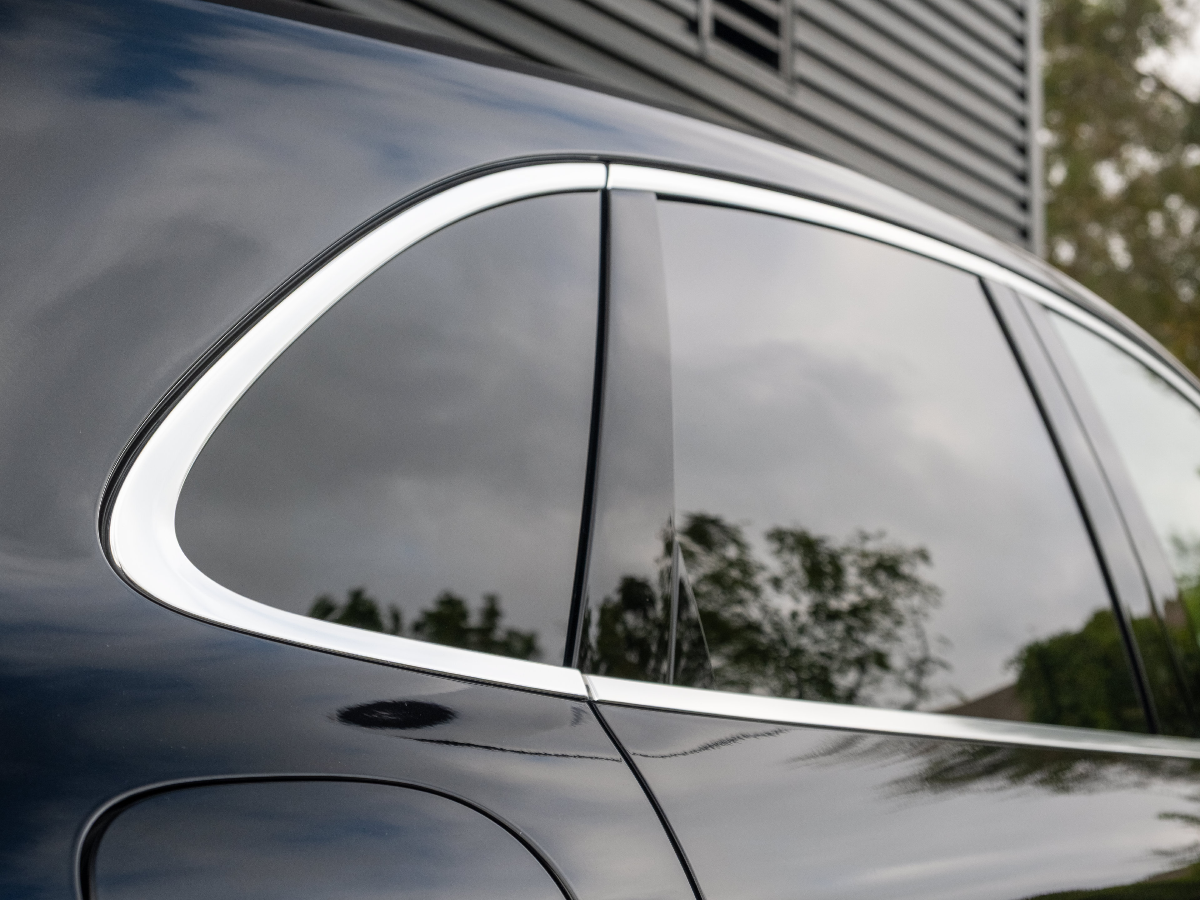 Certified 2023 Porsche Macan S AWD/4WD image 19
