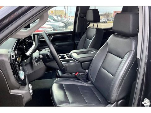 Used 2025 GMC Sierra 1500 SLT image 28