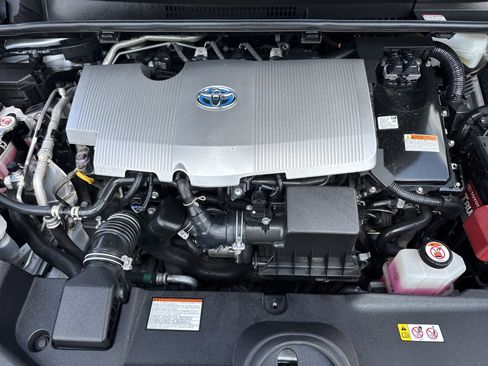 Used 2022 Toyota Prius LE FWD image 30