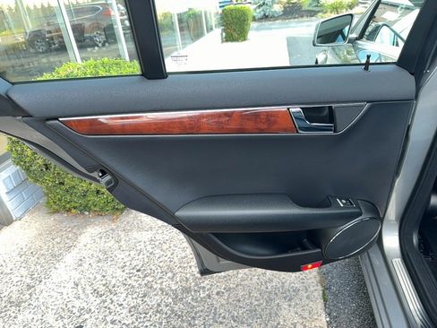 Used 2011 Mercedes-Benz C 300 4MATIC Sedan image 19