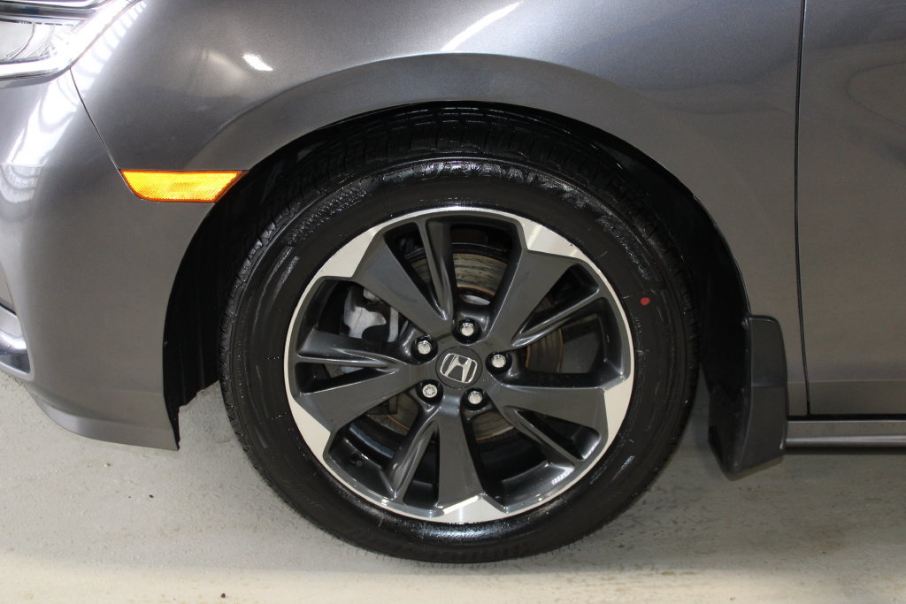 Used 2023 Honda Odyssey Elite image 4