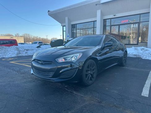 Used 2014 Hyundai Genesis 2.0T image 3