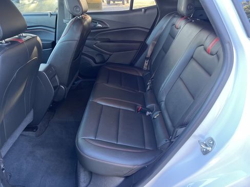 Used 2025 Chevrolet Trax RS w/ Sunroof Package image 18