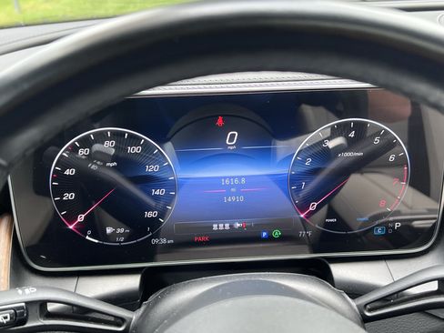 Used 2024 Mercedes-Benz GLC 300 4MATIC w/ AMG Line image 21