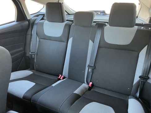 Used 2012 Ford Focus SE FWD image 13