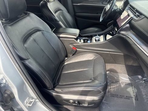 Certified 2022 Jeep Grand Cherokee L Limited AWD/4WD image 34