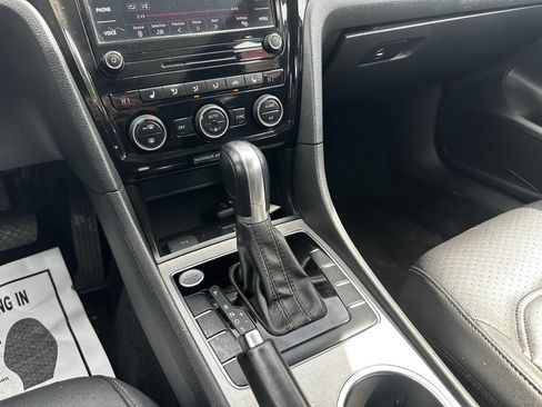 Used 2021 Volkswagen Passat 2.0T SE image 31