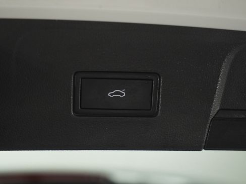 Used 2023 Volkswagen Atlas SE image 19