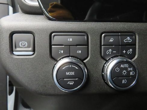 Used 2024 GMC Sierra 3500 SLE w/ SLE Convenience Package image 55