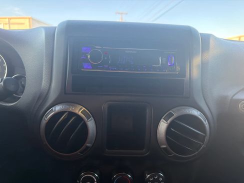 Used 2014 Jeep Wrangler Unlimited Sport w/ Connectivity Group image 21