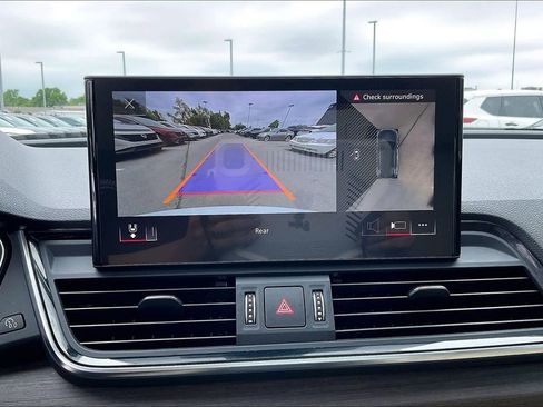 Used 2023 Audi Q5 e Premium Plus w/ Premium Plus Package AWD/4WD image 31