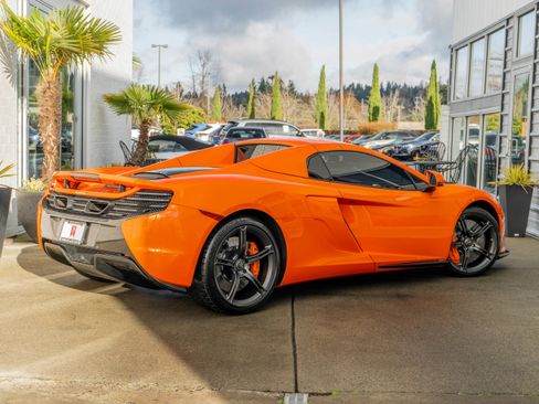 Used 2015 McLaren 650S Spider image 9