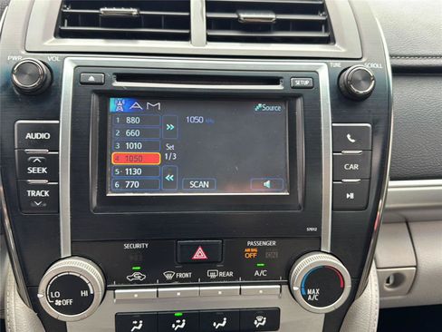 Used 2012 Toyota Camry LE FWD image 12